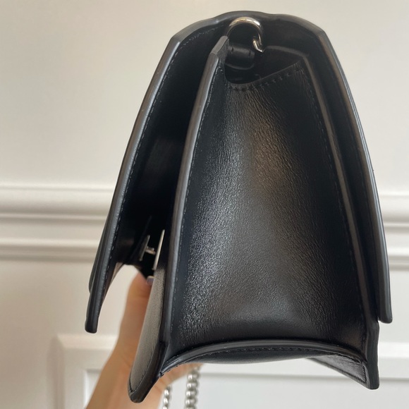 ❌Sold❌Givenchy Bow-Cut bag - Picture 7 of 11